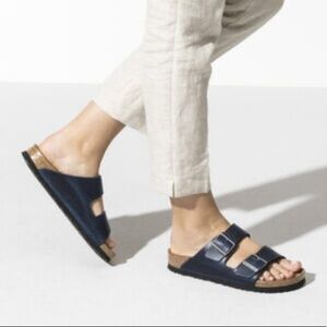 New Birkenstock Soft Footbed Navy Leather sz 37 or 41. Size 6 or 10